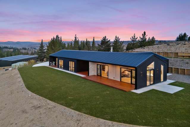 A Lifestyle Statement in Lett Gully Heights!