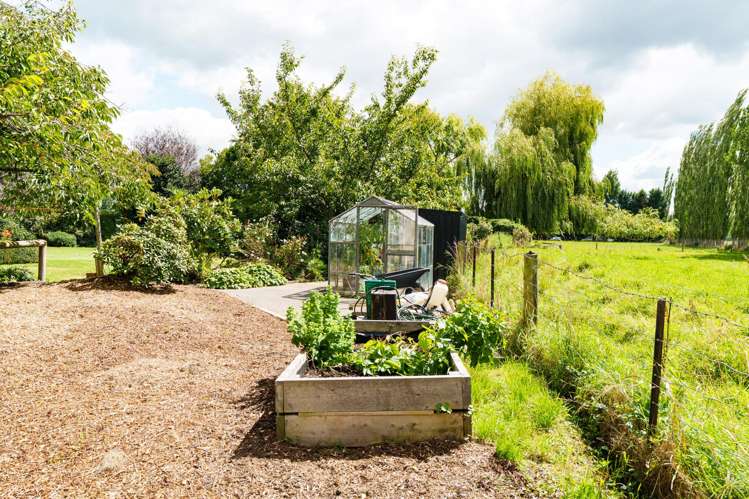 320 Gladstone Road South East Taieri_27