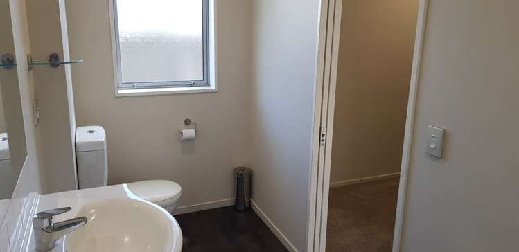 10 Saint Peters Close Woolston_14