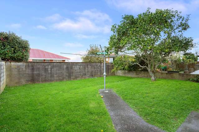 89 and 89A Pupuke Road Northcote_3