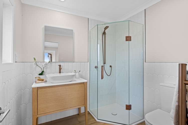 70 Bay Vista Drive Red Beach_32