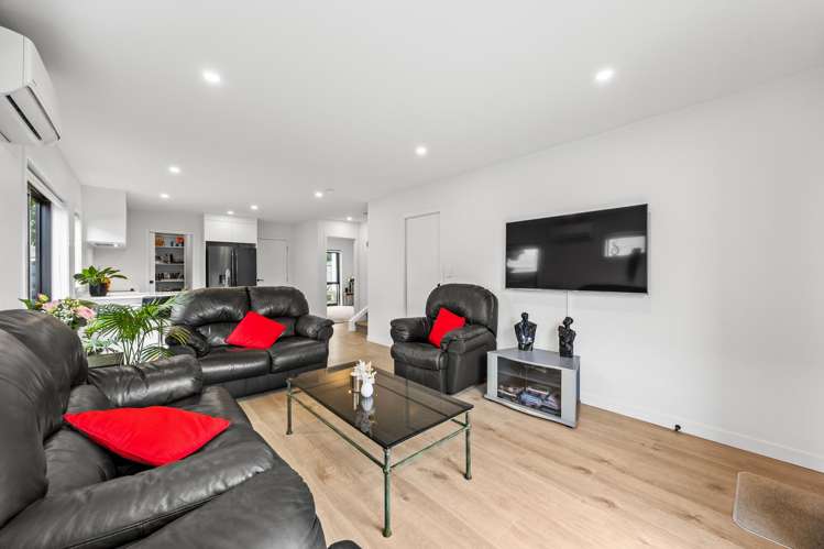 22D Borrowdace Avenue Botany Downs_16