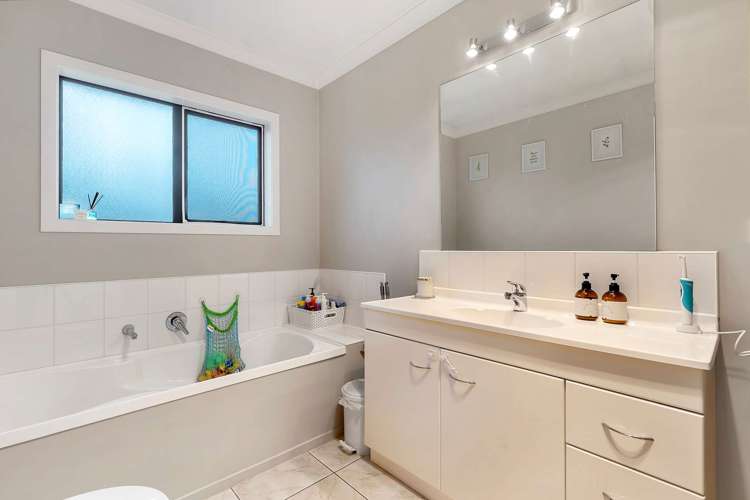 4 Charles Close Springvale_15