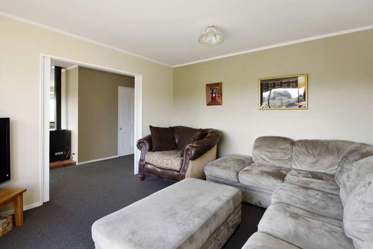 61 Aldinga Avenue Stoke_9