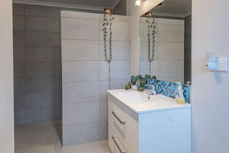 13 North Crest Drive Onerahi_11