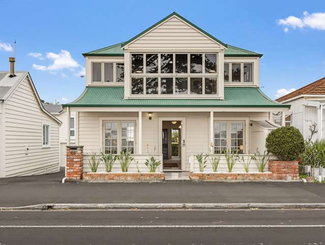 Beachfront Villa Opportunity in Ahuriri