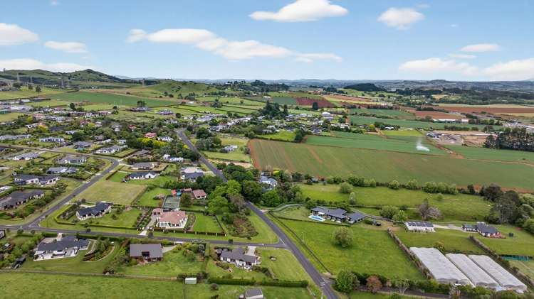 2 Lawrence Carter Drive Bombay_43