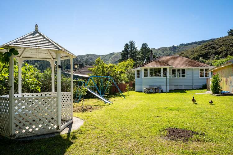 18 Boyd Grove Naenae_15