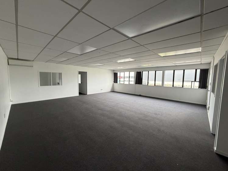 First floor, 3/2 Lady Ruby Drive East Tamaki_2