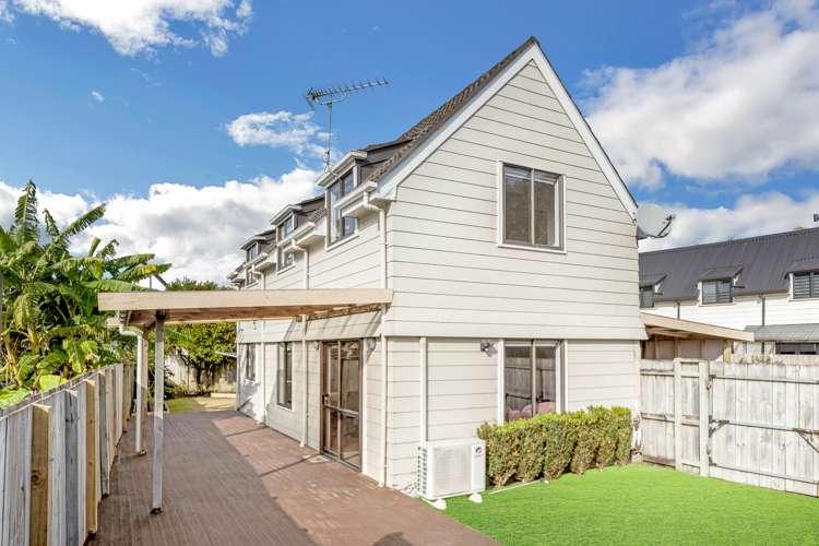 1/33 Challen Close Conifer Grove_3
