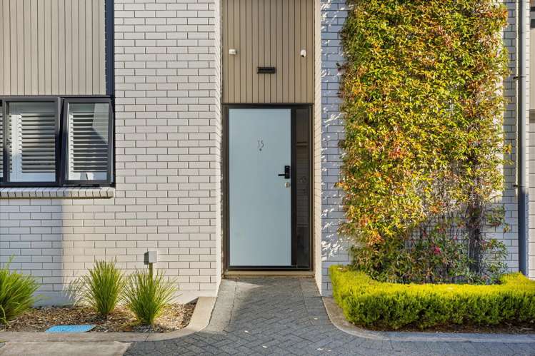 35 Kerewhenua Crescent Hobsonville Point_16