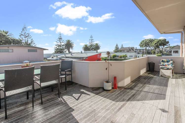 2/15 The Esplanade Eastern Beach_6