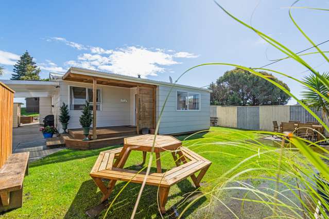 16a Hall Place Foxton Beach_1