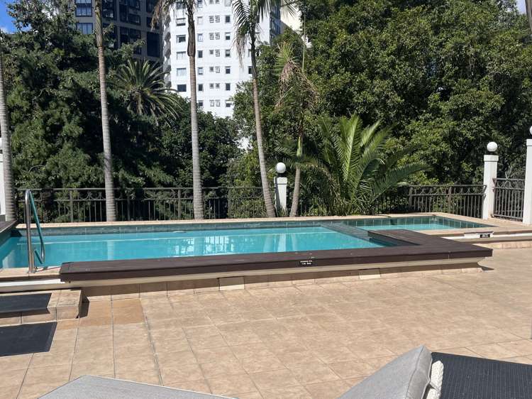 9P/100 Greys Avenue Auckland Central_11