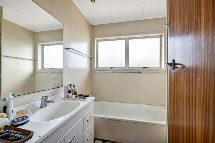 152 Brecon Road Stratford_9