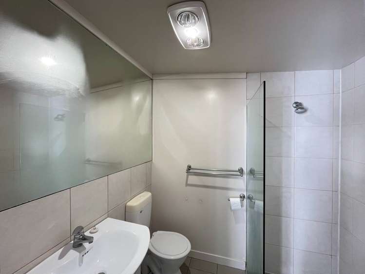 387 West Coast Road Glen Eden_5