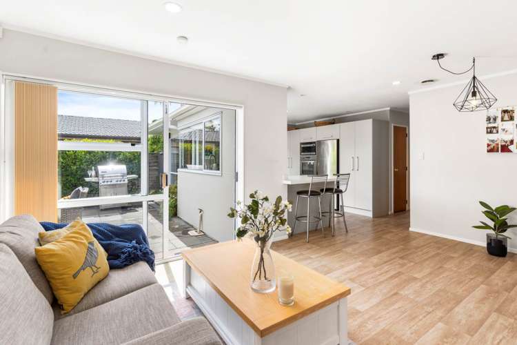 17 Evanda Crescent Conifer Grove_8