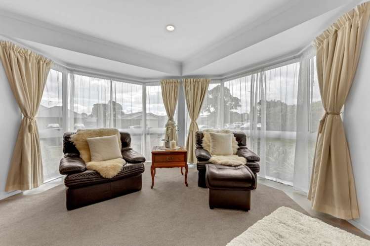 8 Headcorn Place Botany Downs_6