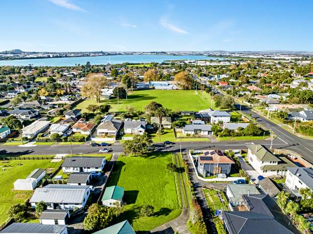 22 Woodward Avenue Mangere Bridge_1