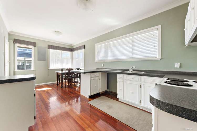 95 Lynwood Road New Lynn_9