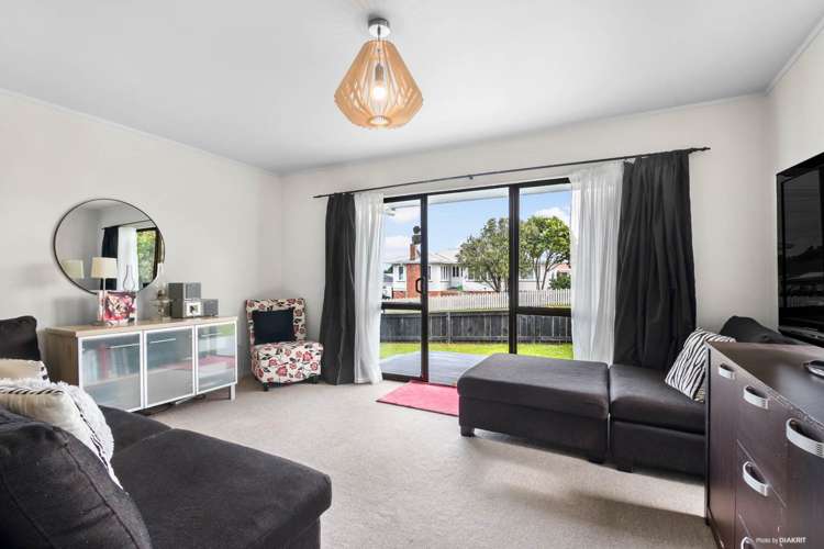 1/2 Hughes Terrace Te Atatu Peninsula_4