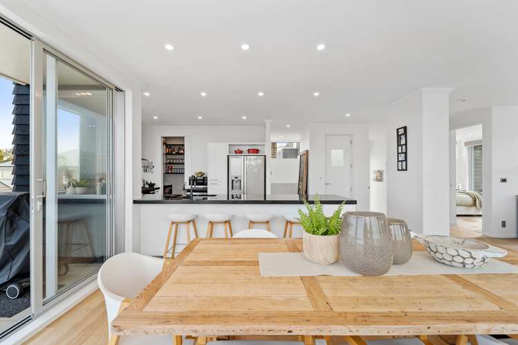 33a Churchill Road Murrays Bay_11