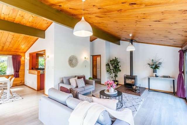 7 Miromiro Road Normandale_2