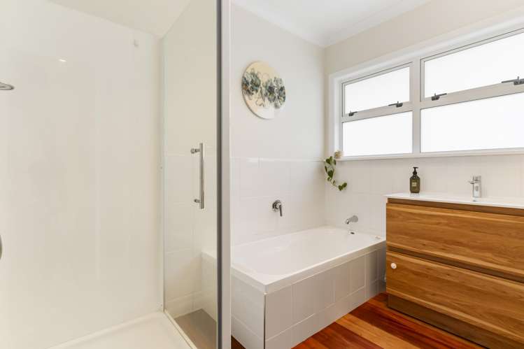 1A Rixon Place Te Atatu Peninsula_13