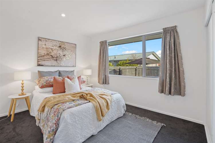 2/10 Stacey Place Woolston_7