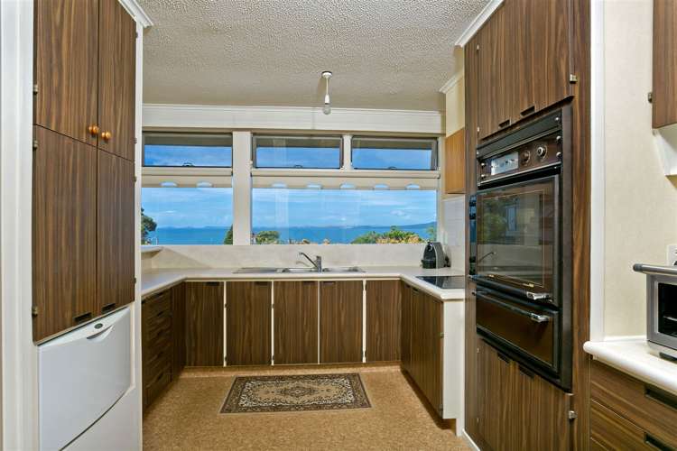 191 Beach Road Castor Bay_11