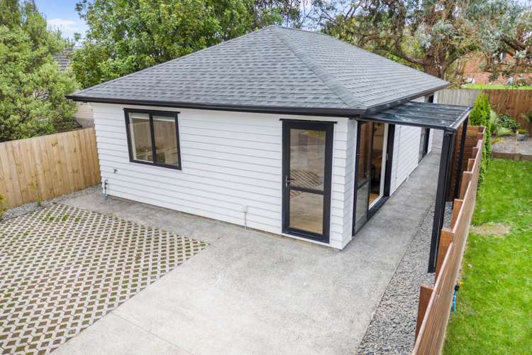 2/131a Whitney Street Blockhouse Bay_12