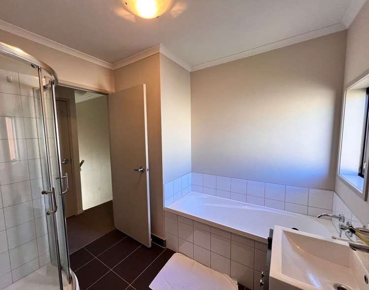 221/172 McLeod Road Te Atatu South_10