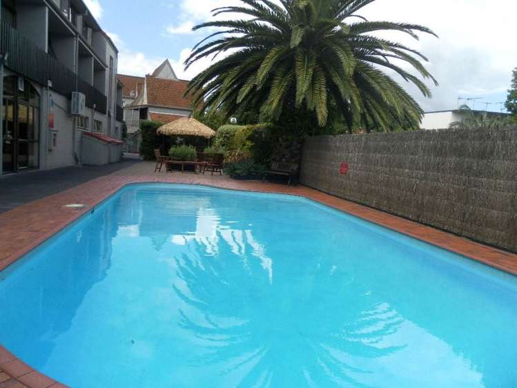 1/90 Gladstone Road Parnell_8