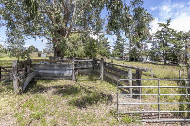 1649 Cust Road Cust_38