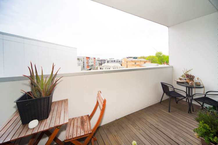 3a/4 Fisher-Point Drive Auckland Central_13