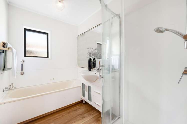 2/10 Dayspring Way Pakuranga_14