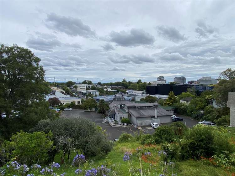 Unit 1 at 36 Thackeray Street Hamilton_5