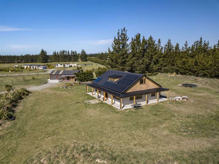 2581 South Eyre Road West Eyreton_18