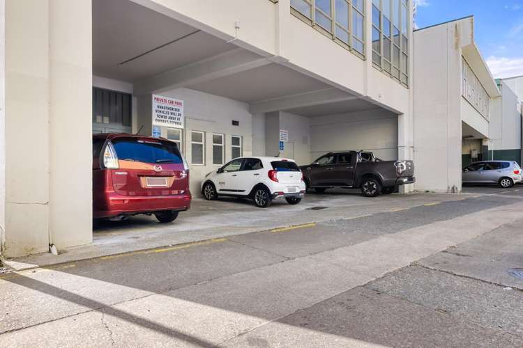 72-76 Queens Drive Hutt Central_20