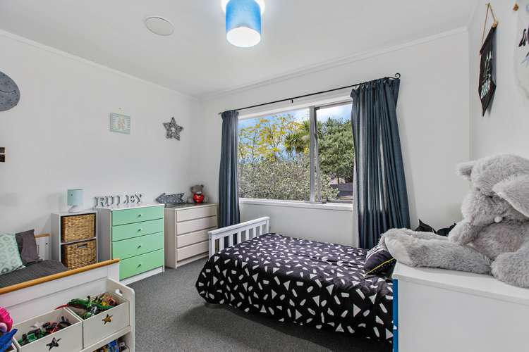 8 Karina Place Glen Eden_12
