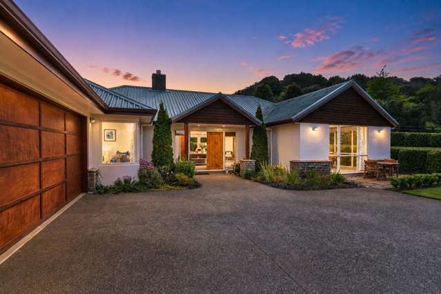 Enjoy estate living - Vendors motivated to move!