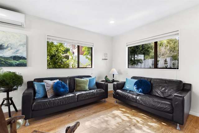 2/111 Ocean View Road Hillcrest_2