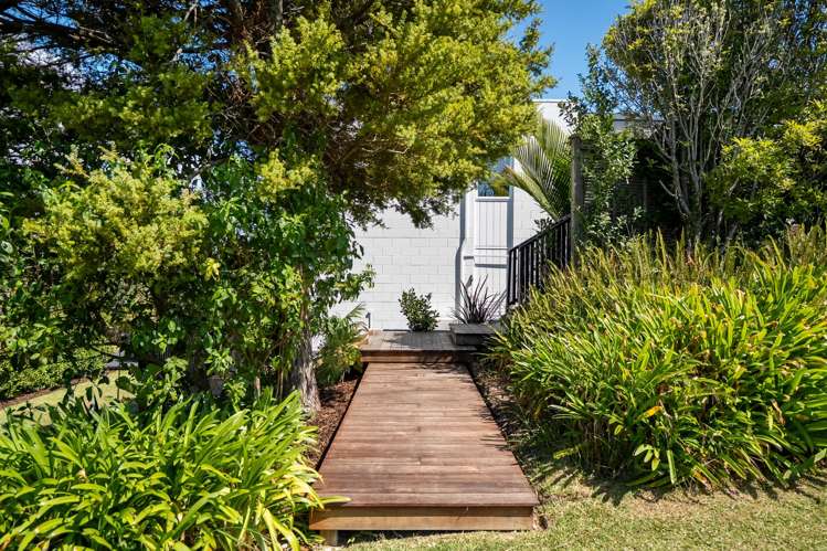 2/86 Seaview Road Castor Bay_15