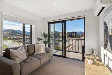 601 Toru, 10 Copper Beech Avenue_1