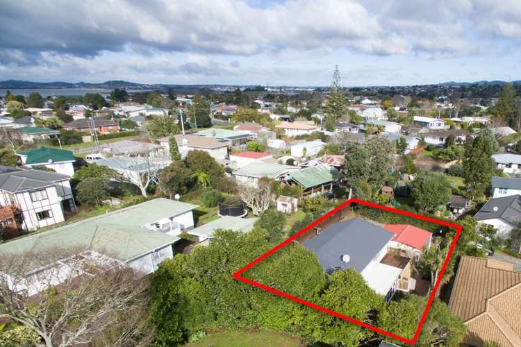 25 Thomas Avenue Te Atatu Peninsula_13