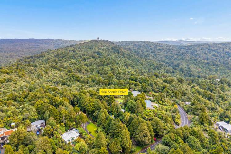 566 Scenic Drive Waiatarua_23