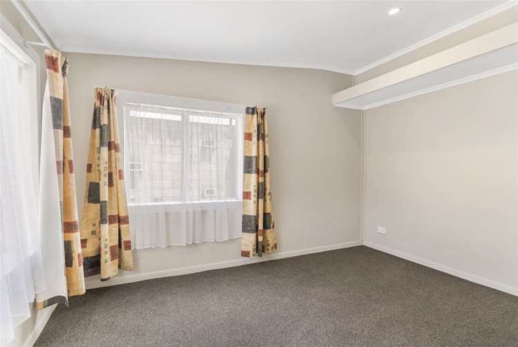 11 Paton Avenue Te Atatu South_15