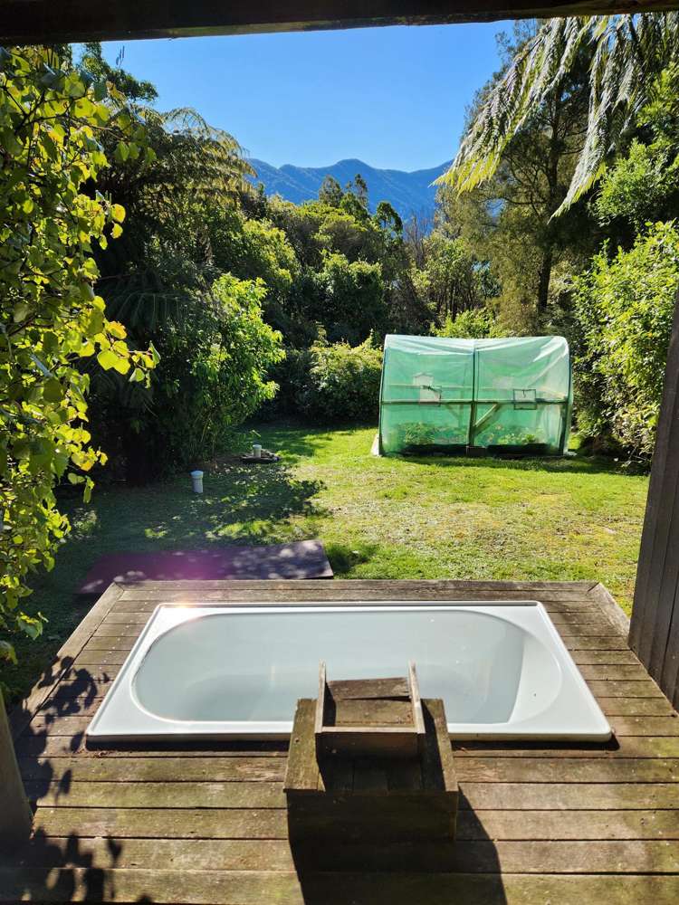 14 Sandy Bay Road Kenepuru Sound_16