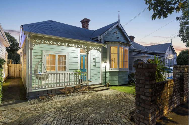 98 Valley Road Mount Eden_19