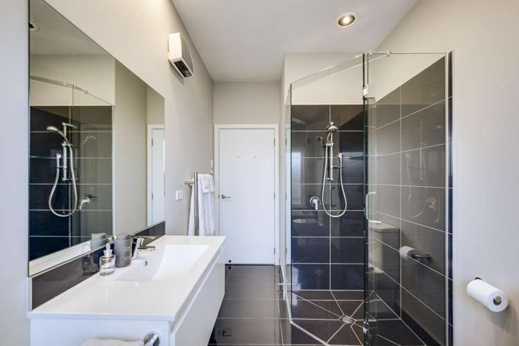 7 Raven Grove Havelock North_14